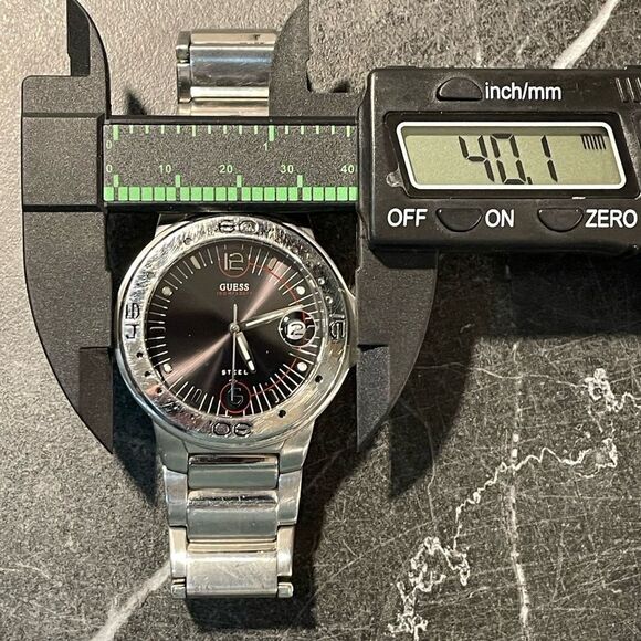 Mens Guess 40mm Steel Watch with Black Dial - New Battery - Picture 3 of 6